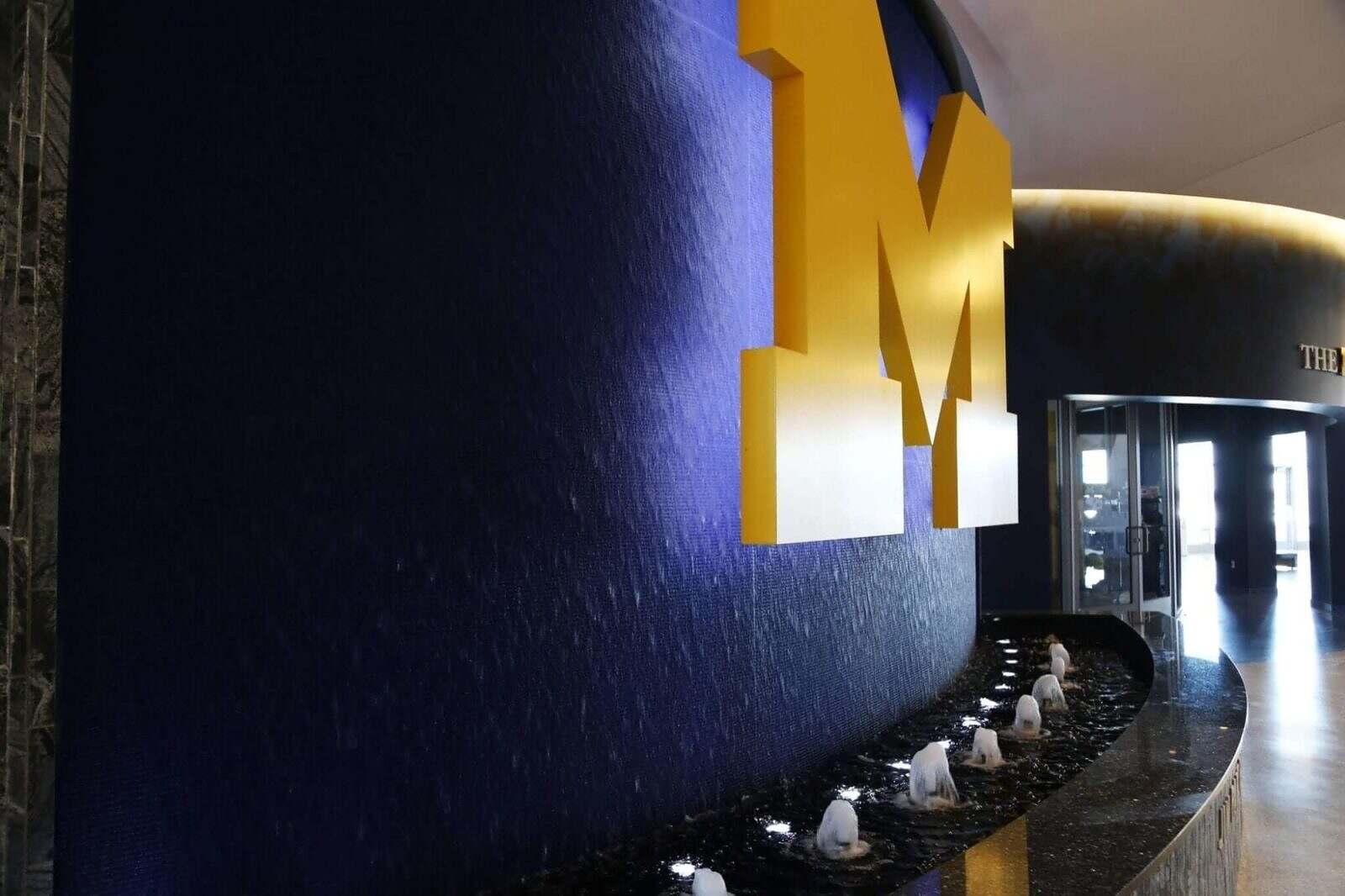 bubbler jets reflection pool, university of michigan crisler center ann arbor mi indoor water__feature